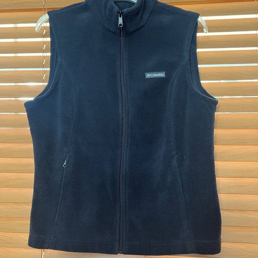 Columbia Women’s fleece Vest size XL color: Black
